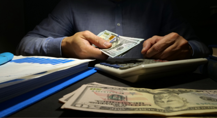 Como evitar juros elevados Credtimes Consórcio Empréstimo Seguros Finanças Financiamento investimentos dinheiro