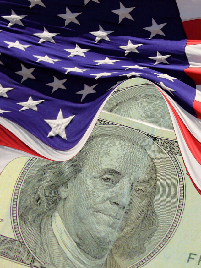 Dólar encerra semana com alta acumulada de 3,2%, cotado a R$ 5,60 Credtimes Consórcio Empréstimo Seguros Finanças Financiamento investimentos dinheiro Capa Web Stories