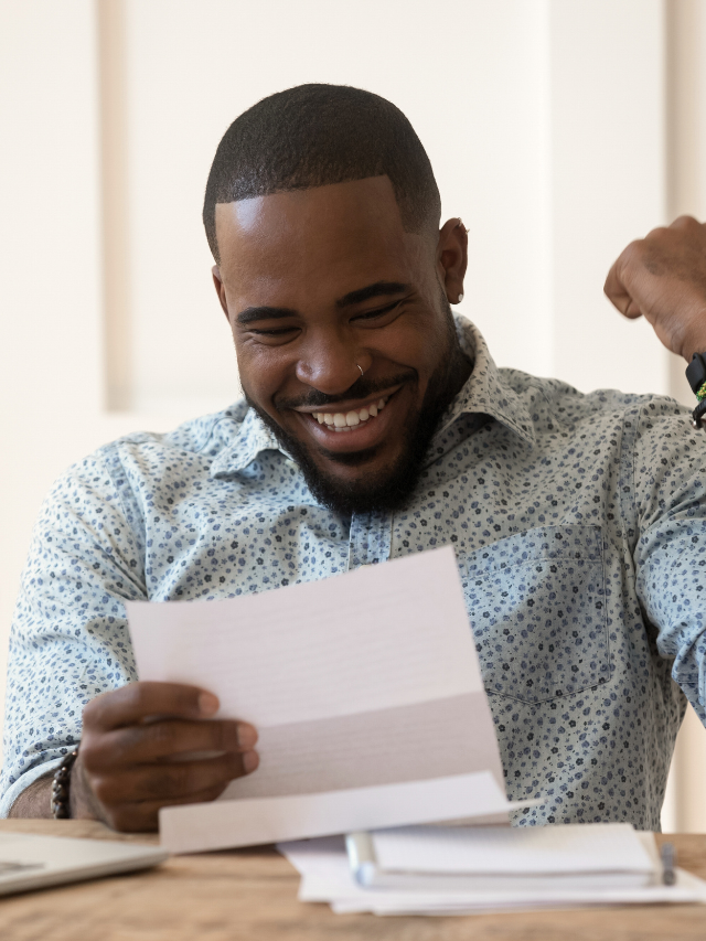 Este banco libera empréstimo SEM comprovação de renda Credtimes Consórcio Empréstimo Seguros Finanças Financiamento investimentos dinheiro Capa Web Stories