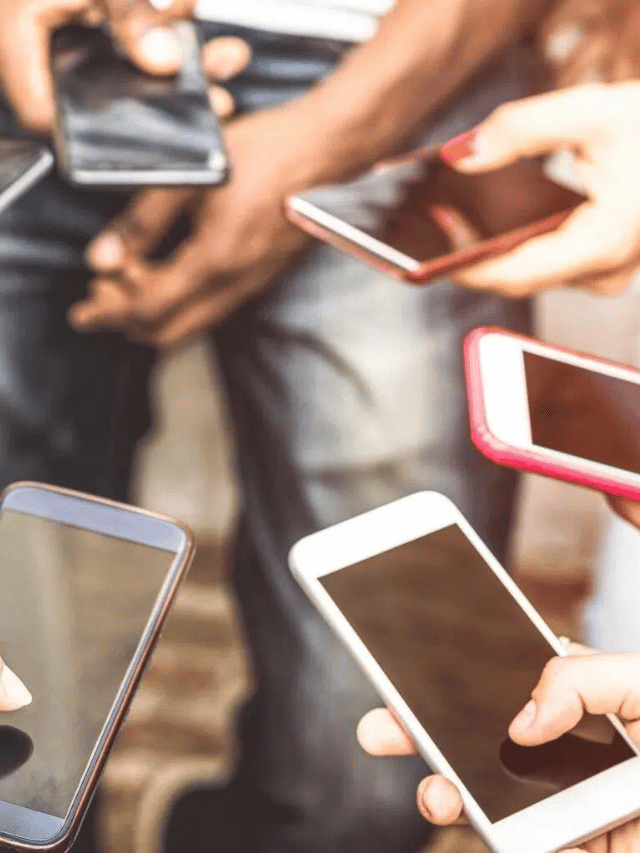 Negativados podem usar CELULAR como GARANTIA de empréstimo Credtimes Consórcio Empréstimo Seguros Finanças Financiamento investimentos dinheiro Capa Web Stories