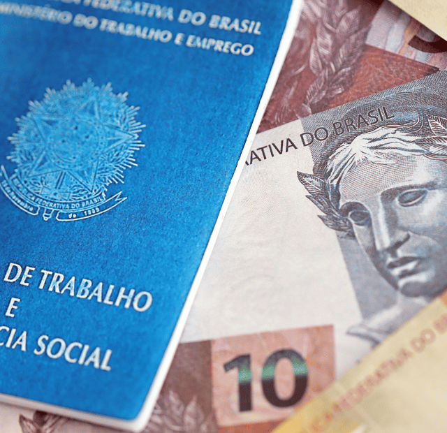 Crédito Consignado Soma R$ 117 Bilhões em Doze Meses, Credtimes Consórcio Empréstimo Seguros Finanças Financiamento investimentos dinheiro Capa Web Stories