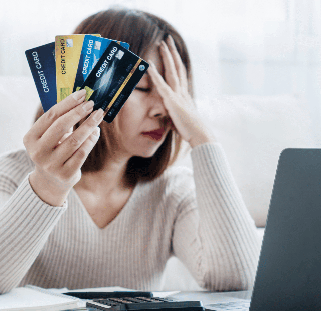Banco Central alerta brasileiros sobre riscos no cartão de crédito, Credtimes Consórcio Empréstimo Seguros Finanças Financiamento investimentos dinheiro Capa Web Stories (1)