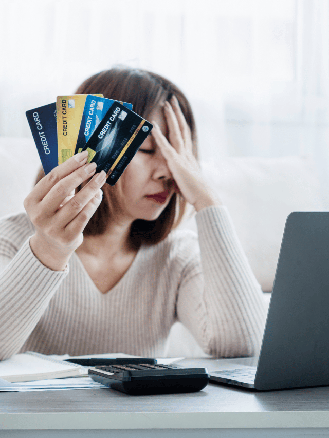 Banco Central alerta brasileiros sobre riscos no cartão de crédito